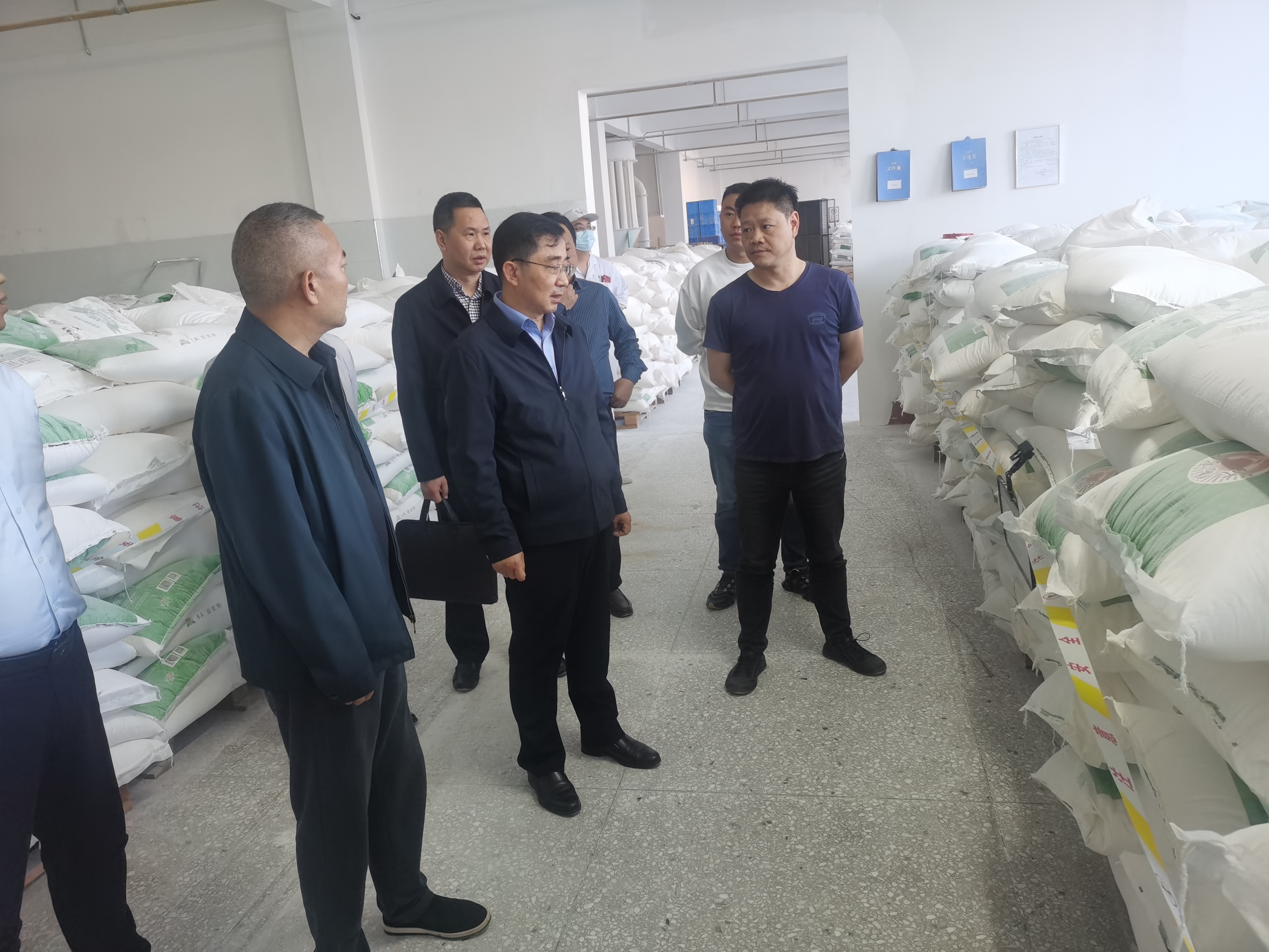 刘海涛赴恩施州调研地方储备粮管理和平安建设工作